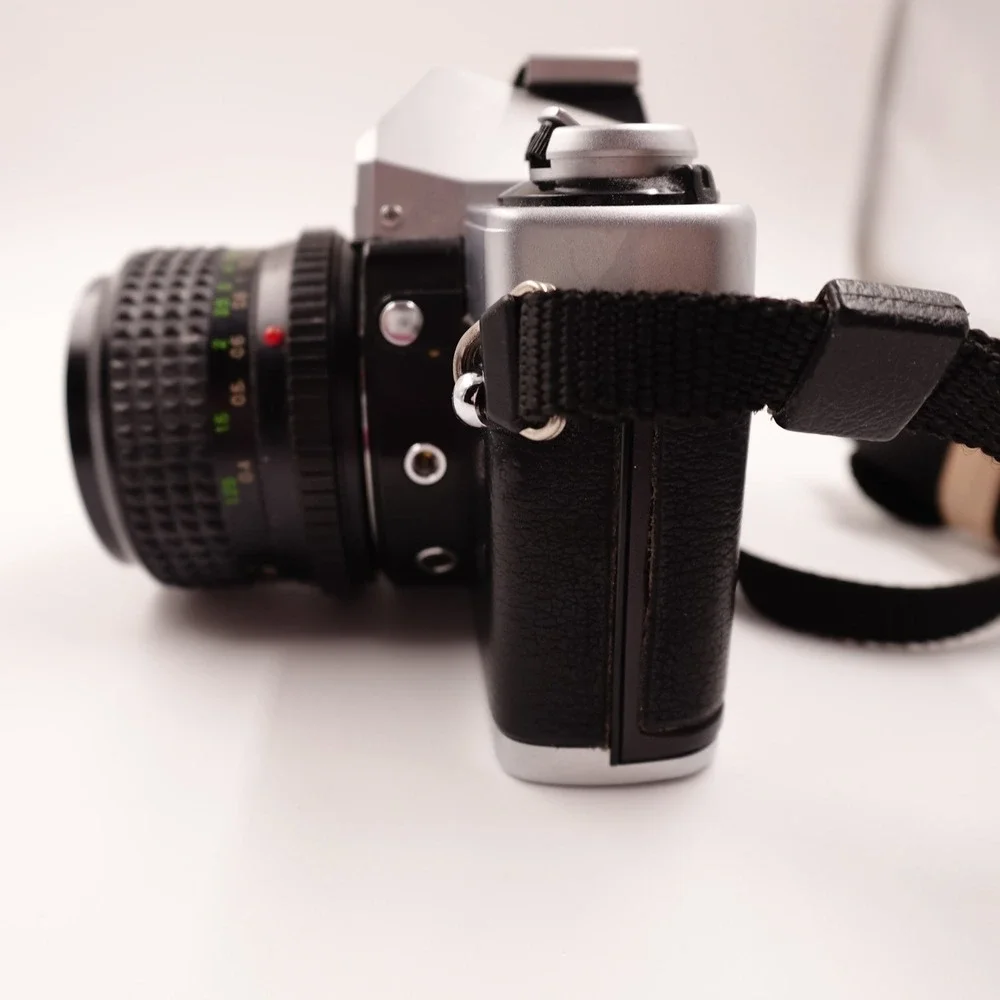 Vintage Minolta XG1 35mm SLR Film Camera Rokkor-X 28mm f2.8 Lens Retro JAPAN
